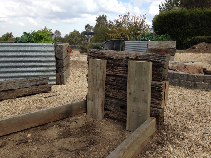 How to build a wicking garden bed. 