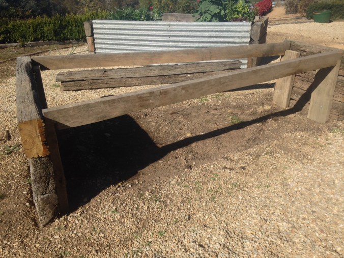 How to build a wicking garden bed. 