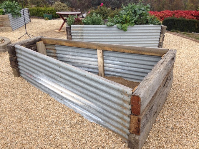 How to build a wicking garden bed.